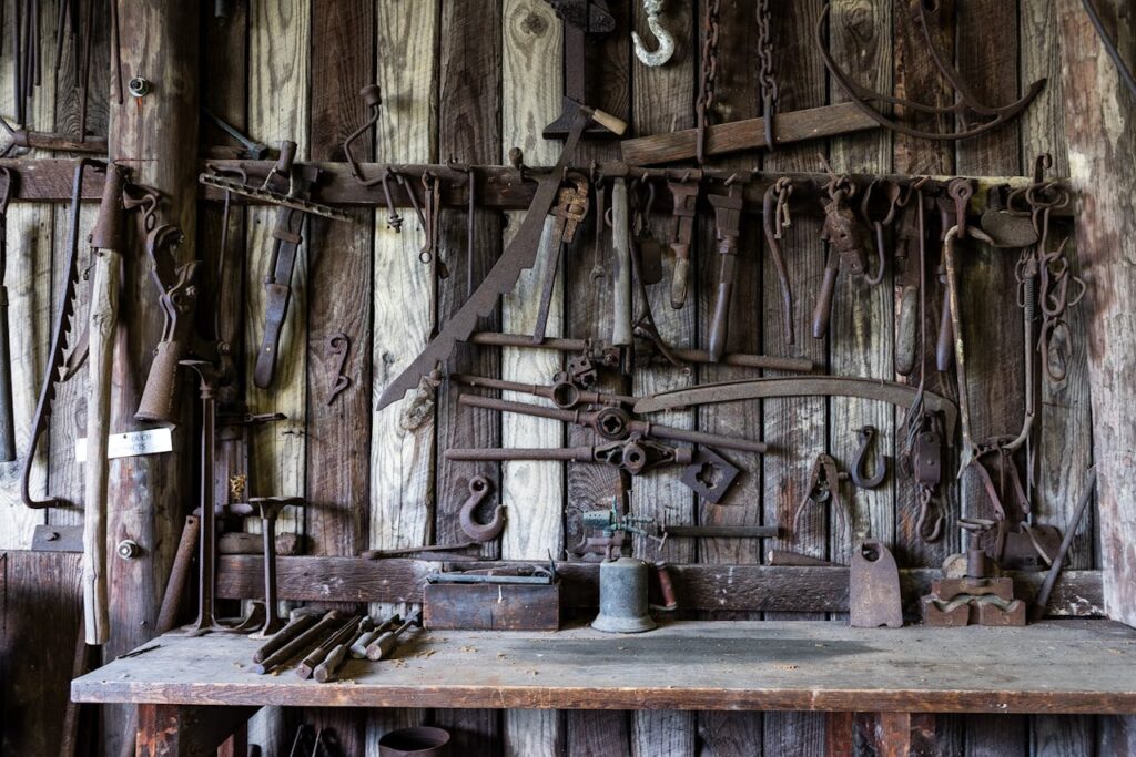 blacksmith-tools-shop-rustic-162631-162631.jpg